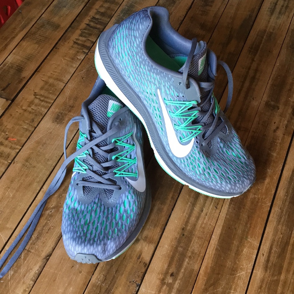 Women’s NIKE ZOOM WINFLO Size 8